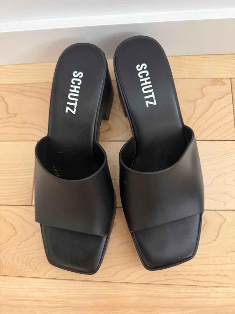 Schutz Mizzy Black Rubberized Platform Slide Sandals - NWOB Size: 8B (US) - Picture 4 of 10